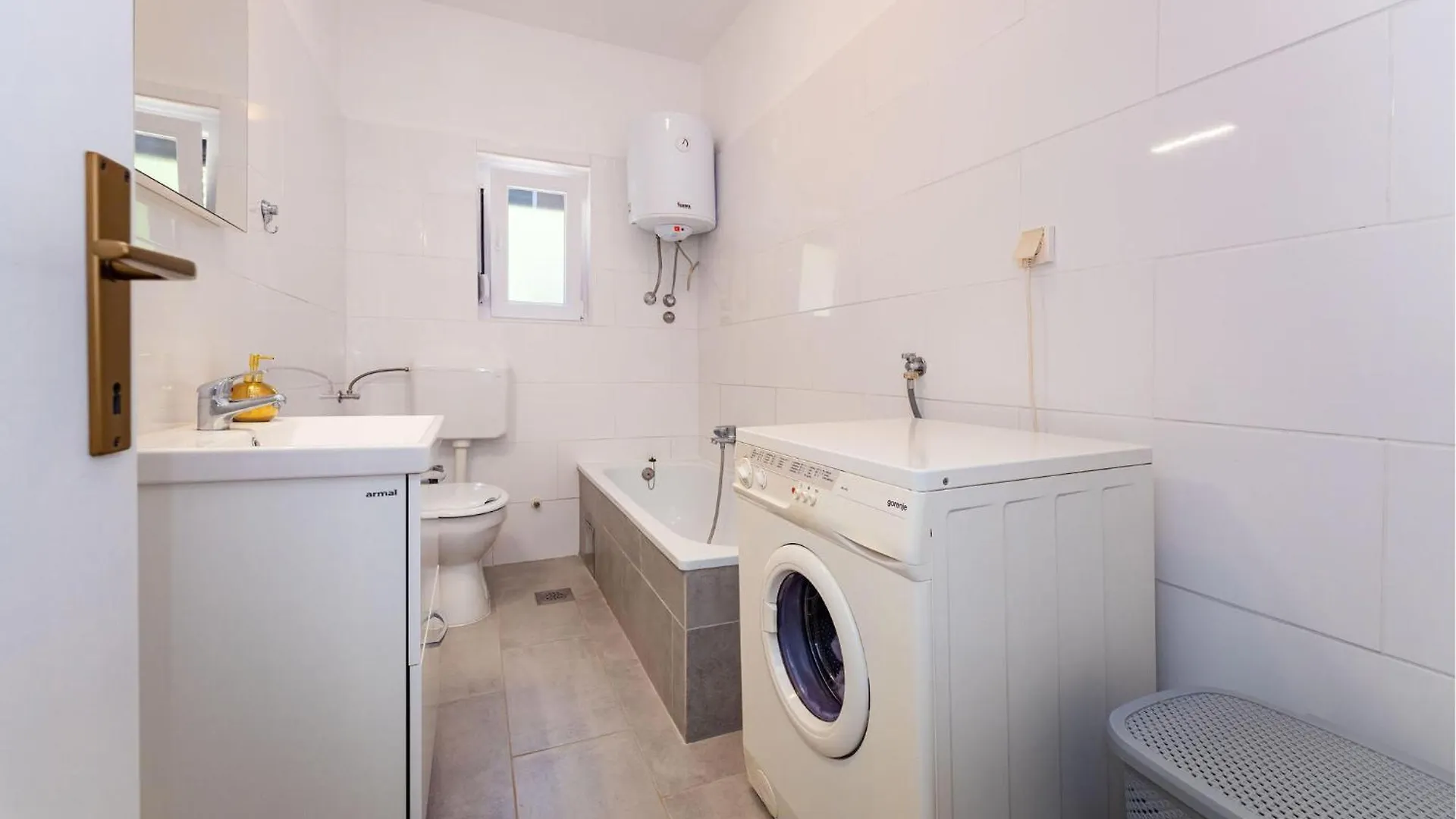 3 Bedroom Awesome Home In Rastevic Prázdninový dům