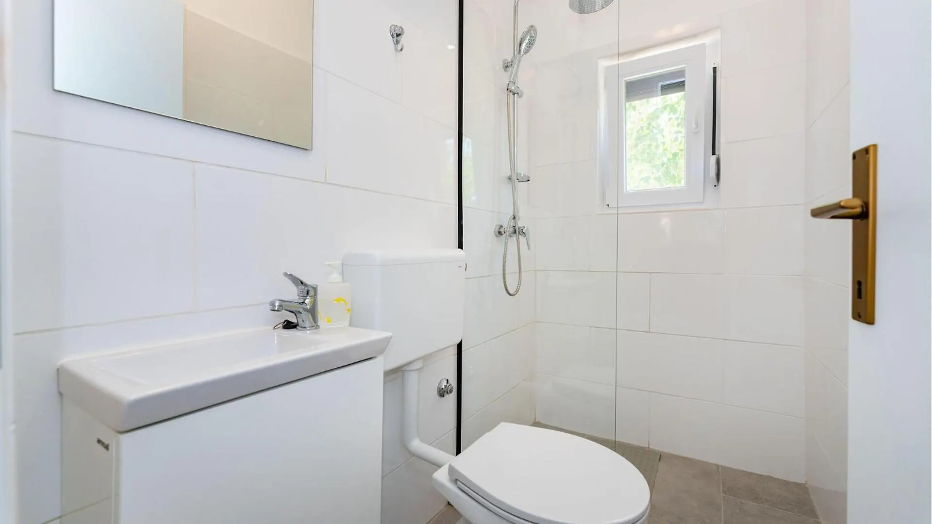 Prázdninový dům 3 Bedroom Awesome Home In Rastevic Chorvatsko